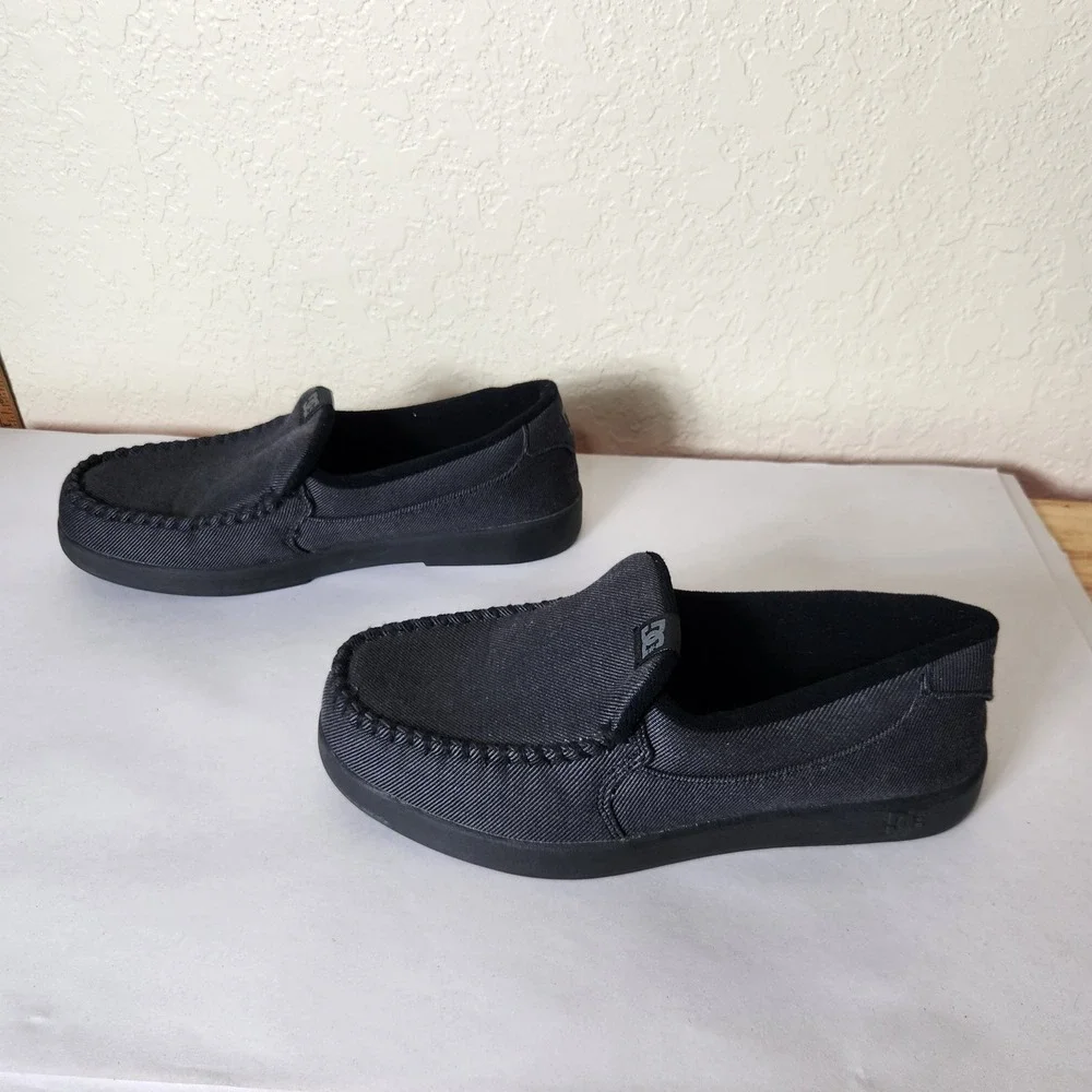 DC Shoes Mens Villain Slip On Loafer Sneakers Black Textile Moc Toe 10.5